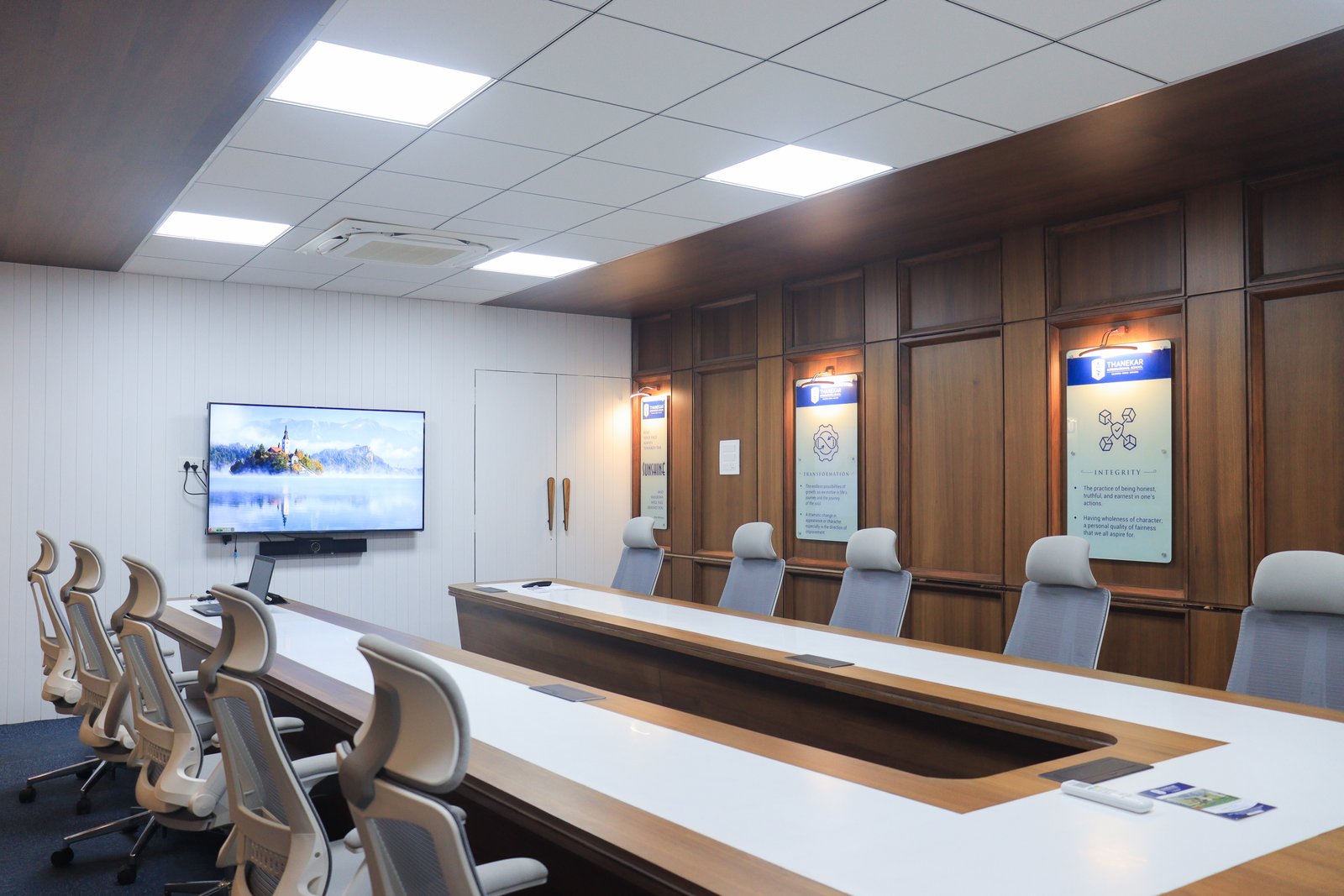 Thanekar International School