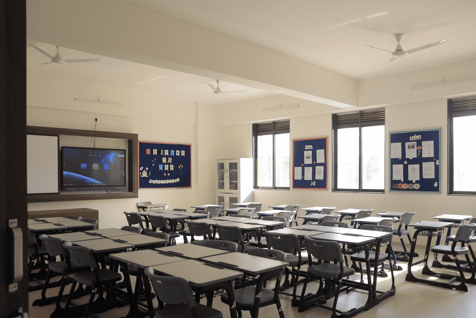 Thanekar International School