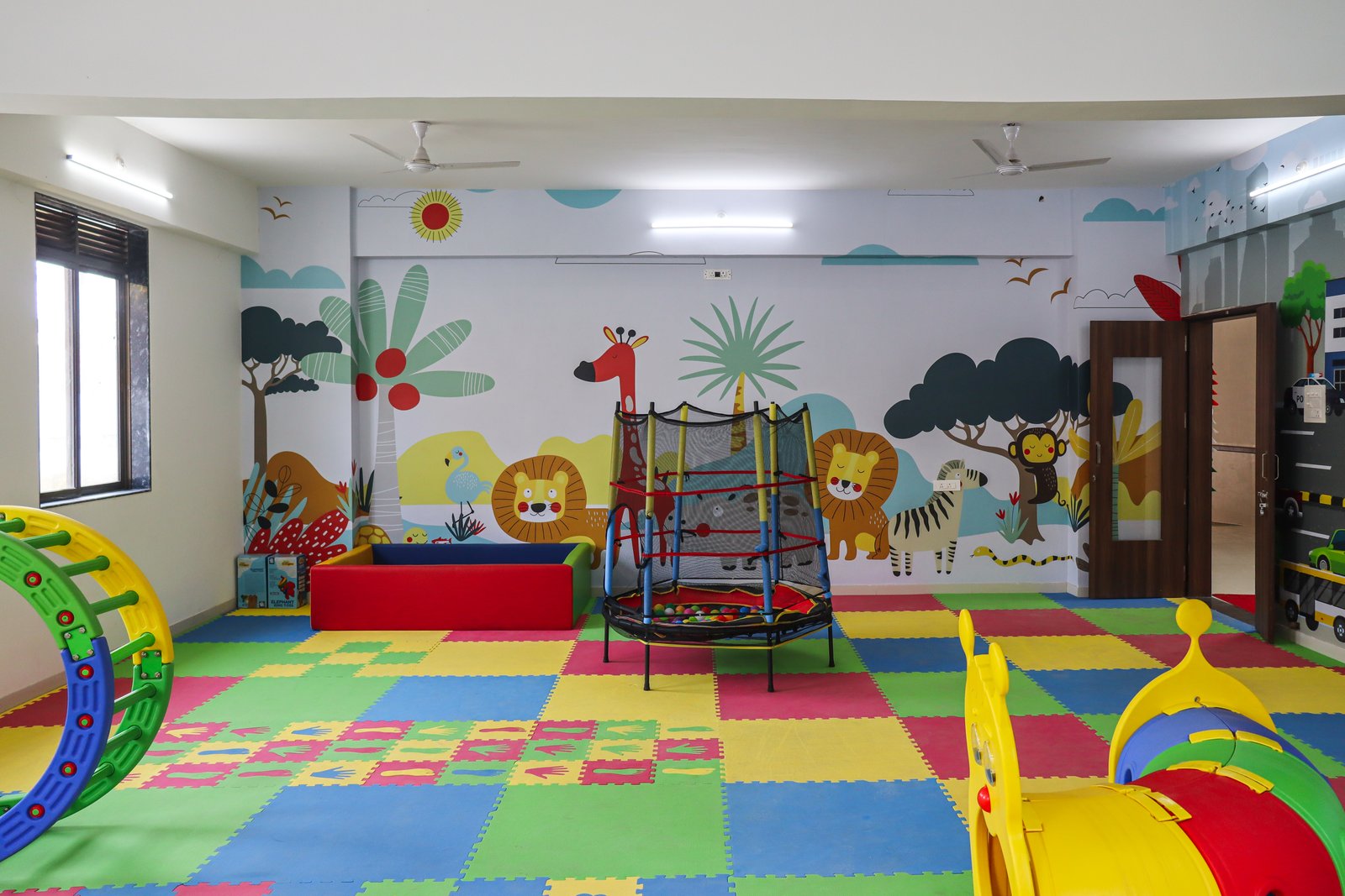 Thanekar International School